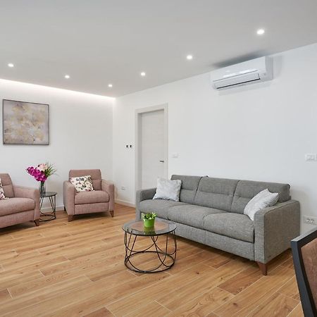 Newly Renovated Apt. Near To Entrance To Old Town Dubrovnik Bagian luar foto