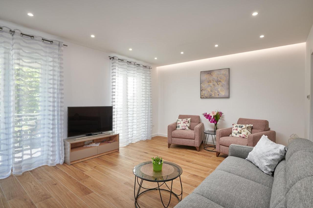 Newly Renovated Apt. Near To Entrance To Old Town Dubrovnik Bagian luar foto
